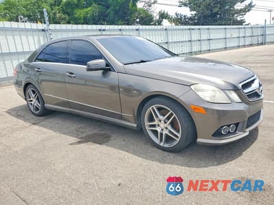 Czwarte zdjęcie samochodu z boku: 2010 MERCEDES-BENZ E 350 4MATIC VIN:WDDHF8HB5AA096313 - miniatura