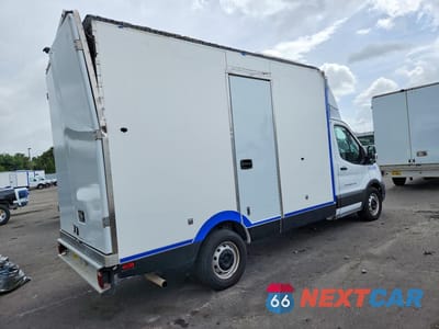 Trzecie zdjęcie samochodu z tyłu: 2022 FORD TRANSIT DELIVERY TRUCK VIN:1FDBW5Z87NKA20217 - miniatura