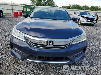 Piąte zdjęcie samochodu w środku: 2017 HONDA ACCORD VIN:1HGCR2F5XHA076169 - miniatura