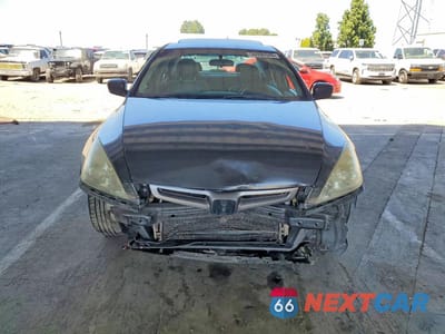 Piąte zdjęcie samochodu w środku: 2005 HONDA ACCORD EX VIN:1HGCM66505A016998 - miniatura