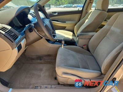 Zdjęcie 7 z 13 samochodu: 2007 HONDA ACCORD VIN:1HGCM56117A098296 - miniatura