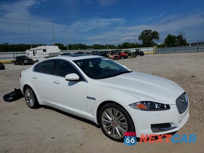 Czwarte zdjęcie samochodu z boku: 2014 JAGUAR XF VIN:SAJWJ0EF4E8U28135 - miniatura