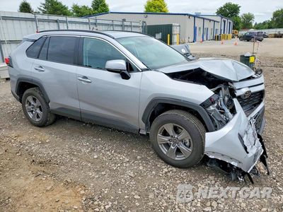 Czwarte zdjęcie samochodu z boku: 2025 TOYOTA RAV4 XLE VIN:2T3P1RFV1SW629445 - miniatura