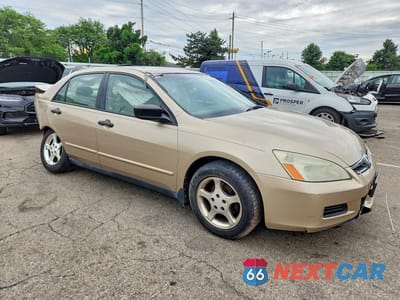 Czwarte zdjęcie samochodu z boku: 2006 HONDA ACCORD VALUE VIN:1HGCM561X6A053937 - miniatura
