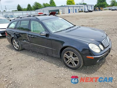 Czwarte zdjęcie samochodu z boku: 2004 MERCEDES-BENZ E 500 4MATIC VIN:WDBUH83J84X131962 - miniatura