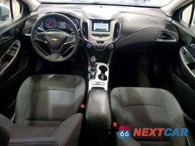Zdjęcie 8 z 12 samochodu: 2017 CHEVROLET CRUZE LS VIN:1G1BC5SMXH7117951 - miniatura