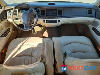 Zdjęcie 8 z 12 samochodu: 1997 LINCOLN TOWN CAR SIGNATURE VIN:1LNLM82WXVY705345 - miniatura