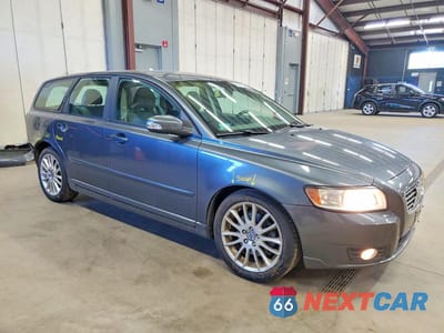 Czwarte zdjęcie samochodu z boku: 2010 VOLVO V50 2.4I VIN:YV1382MW8A2532693 - miniatura