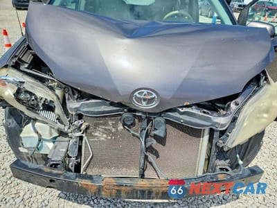 Zdjęcie 12 z 13 samochodu: 2012 TOYOTA SIENNA XLE 8-PASSENGER VIN:5TDYK3DC8CS259677 - miniatura