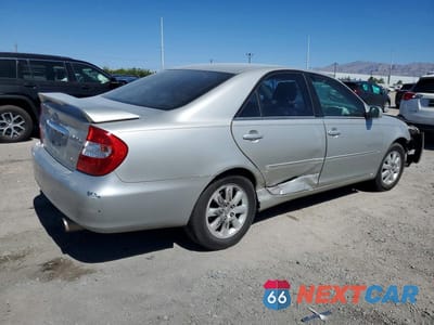 Trzecie zdjęcie samochodu z tyłu: 2004 TOYOTA CAMRY XLE V6 VIN:4T1BF32K94U575666 - miniatura
