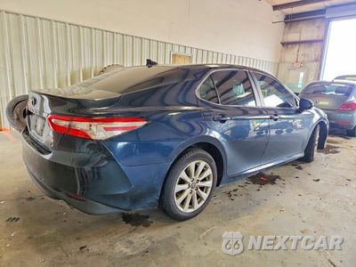 Trzecie zdjęcie samochodu z tyłu: 2019 TOYOTA CAMRY LE VIN:4T1B11HK7KU256841 - miniatura