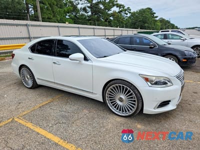 Czwarte zdjęcie samochodu z boku: 2015 LEXUS LS 460 VIN:JTHBL5EF9F5133537 - miniatura