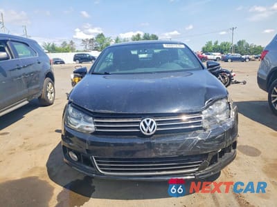 Piąte zdjęcie samochodu w środku: 2012 VOLKSWAGEN EOS KOMFORT VIN:WVWBW7AH7CV012447 - miniatura
