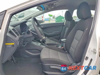 Zdjęcie 7 z 12 samochodu: 2016 KIA FORTE LX VIN:KNAFK5A86G5636616 - miniatura