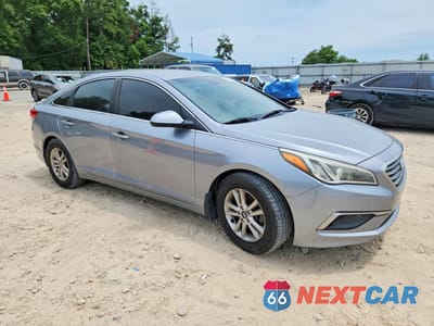 Czwarte zdjęcie samochodu z boku: 2017 HYUNDAI SONATA SE VIN:5NPE24AFXHH497020 - miniatura