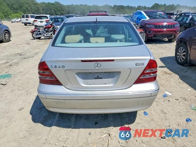 Zdjęcie 6 z 12 samochodu: 2002 MERCEDES-BENZ C 240 VIN:WDBRF61J52F166142 - miniatura