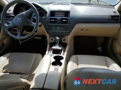 Zdjęcie 8 z 12 samochodu: 2010 MERCEDES-BENZ C 300 4MATIC VIN:WDDGF8BB8AR120495 - miniatura