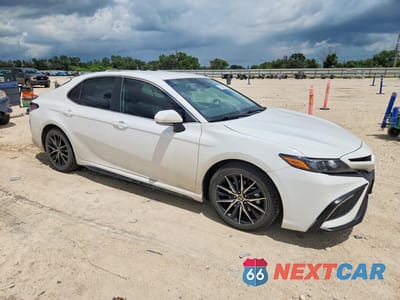 Czwarte zdjęcie samochodu z boku: 2022 TOYOTA CAMRY SE VIN:4T1T11AKXNU658193 - miniatura