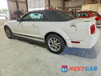 Drugie zdjęcie samochodu z przodu: 2005 FORD MUSTANG VIN:1ZVFT84N555199494 - miniatura