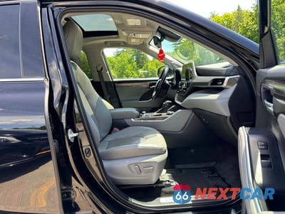 Zdjęcie 6 z 10 samochodu: 2023 TOYOTA HIGHLANDER LIMITED VIN:5TDKDRBH4PS001390 - miniatura