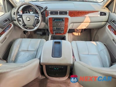 Zdjęcie 8 z 13 samochodu: 2009 CHEVROLET SUBURBAN K1500 LT VIN:1GNFK26369J106677 - miniatura
