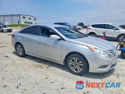 Czwarte zdjęcie samochodu z boku: 2013 HYUNDAI SONATA GLS VIN:5NPEB4AC5DH538556 - miniatura
