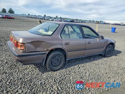 Trzecie zdjęcie samochodu z tyłu: 1990 HONDA ACCORD LX VIN:1HGCB7650LA162620 - miniatura