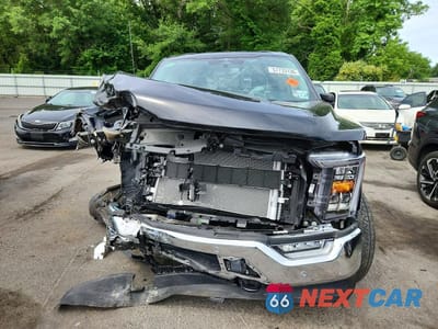 Piąte zdjęcie samochodu w środku: 2023 FORD F150 SUPERCREW VIN:1FTFW1ED2PFD27842 - miniatura