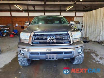 Piąte zdjęcie samochodu w środku: 2011 TOYOTA TUNDRA DOUBLE CAB SR5 VIN:5TFUM5F10BX023887 - miniatura