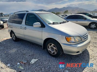 Czwarte zdjęcie samochodu z boku: 2003 TOYOTA SIENNA LE VIN:4T3ZF13C53U533043 - miniatura