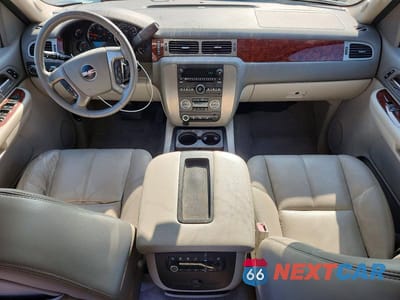 Zdjęcie 8 z 13 samochodu: 2009 GMC YUKON XL K1500 SLT VIN:1GKFK36309R257566 - miniatura