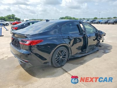 Trzecie zdjęcie samochodu z tyłu: 2025 TOYOTA CAMRY SE VIN:4T1DAACK1SU620655 - miniatura