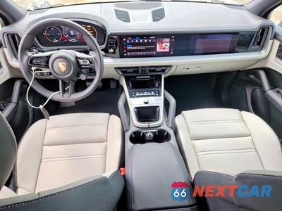 Zdjęcie 8 z 14 samochodu: 2025 PORSCHE CAYENNE VIN:WP1AA2AY7SDA07040 - miniatura
