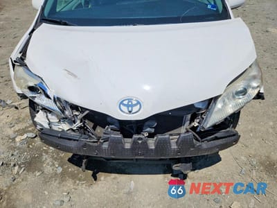 Zdjęcie 12 z 13 samochodu: 2017 TOYOTA SIENNA LE VIN:5TDKZ3DC7HS837230 - miniatura