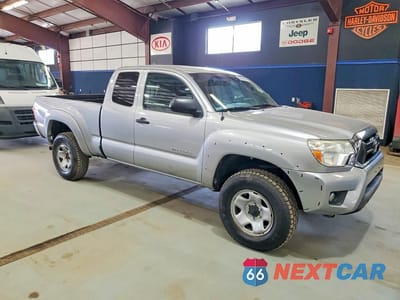 Czwarte zdjęcie samochodu z boku: 2014 TOYOTA TACOMA V6 VIN:5TFUU4EN0EX106609 - miniatura