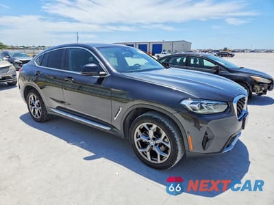 Czwarte zdjęcie samochodu z boku: 2024 BMW X4 XDRIVE30I VIN:5UX33DT06R9V28141 - miniatura