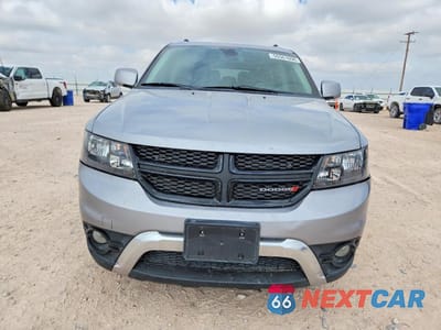 Piąte zdjęcie samochodu w środku: 2019 DODGE JOURNEY CROSSROAD VIN:3C4PDCGB4KT681135 - miniatura
