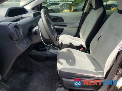Zdjęcie 7 z 12 samochodu: 2012 TOYOTA PRIUS C ONE VIN:JTDKDTB35C1007577 - miniatura
