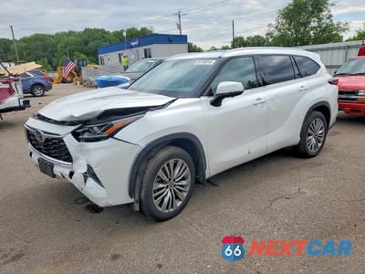 2024 TOYOTA HIGHLANDER PLATINUM 5TDKDRBH5RS564595 - główne zdjęcie licytacji z USA - miniatura
