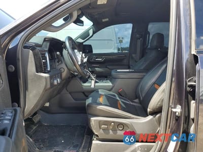 Zdjęcie 7 z 12 samochodu: 2022 GMC SIERRA K1500 AT4 VIN:1GTUUEET1NZ618999 - miniatura