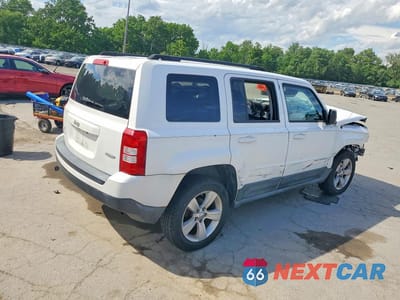Trzecie zdjęcie samochodu z tyłu: 2011 JEEP PATRIOT SPORT VIN:1J4NF1GB0BD276959 - miniatura