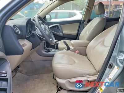 Zdjęcie 7 z 12 samochodu: 2006 TOYOTA RAV4 BASE VIN:JTMBD33V266015420 - miniatura