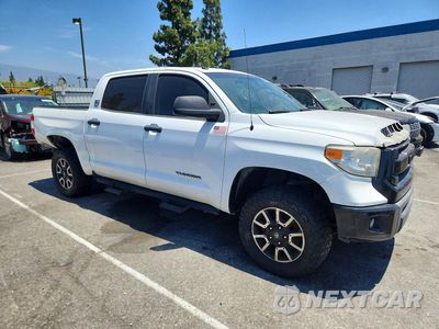 Czwarte zdjęcie samochodu z boku: 2016 TOYOTA TUNDRA CREWMAX SR5 VIN:5TFEM5F11GX097718 - miniatura