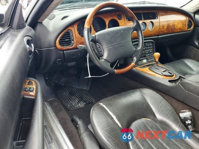 Zdjęcie 8 z 12 samochodu: 2003 JAGUAR XK8 VIN:SAJDA42C632A33563 - miniatura