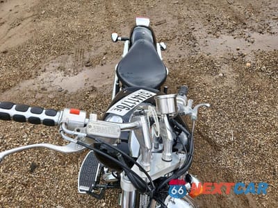 Piąte zdjęcie samochodu w środku: 2001 HONDA VT750 DC VIN:JH2RC44091K502907 - miniatura