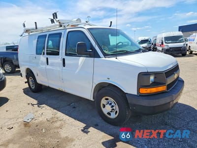 Czwarte zdjęcie samochodu z boku: 2013 CHEVROLET EXPRESS G2500 VIN:1GCWGFCA7D1192983 - miniatura