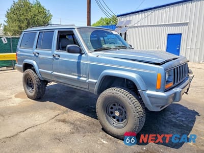 Czwarte zdjęcie samochodu z boku: 1998 JEEP CHEROKEE SPORT VIN:1J4FJ68S9WL153722 - miniatura