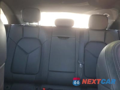 Zdjęcie 10 z 14 samochodu: 2019 PORSCHE MACAN VIN:WP1AA2A54KLB03414 - miniatura