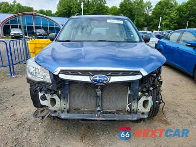 Piąte zdjęcie samochodu w środku: 2017 SUBARU FORESTER 2.5I VIN:JF2SJABC7HH485576 - miniatura