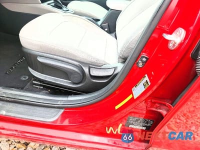 Zdjęcie 12 z 13 samochodu: 2020 HYUNDAI ELANTRA SEL VIN:KMHD84LF5LU107734 - miniatura